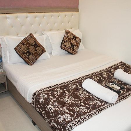 Hotel Time Gold Near Domestics Airport Mumbai Exterior foto