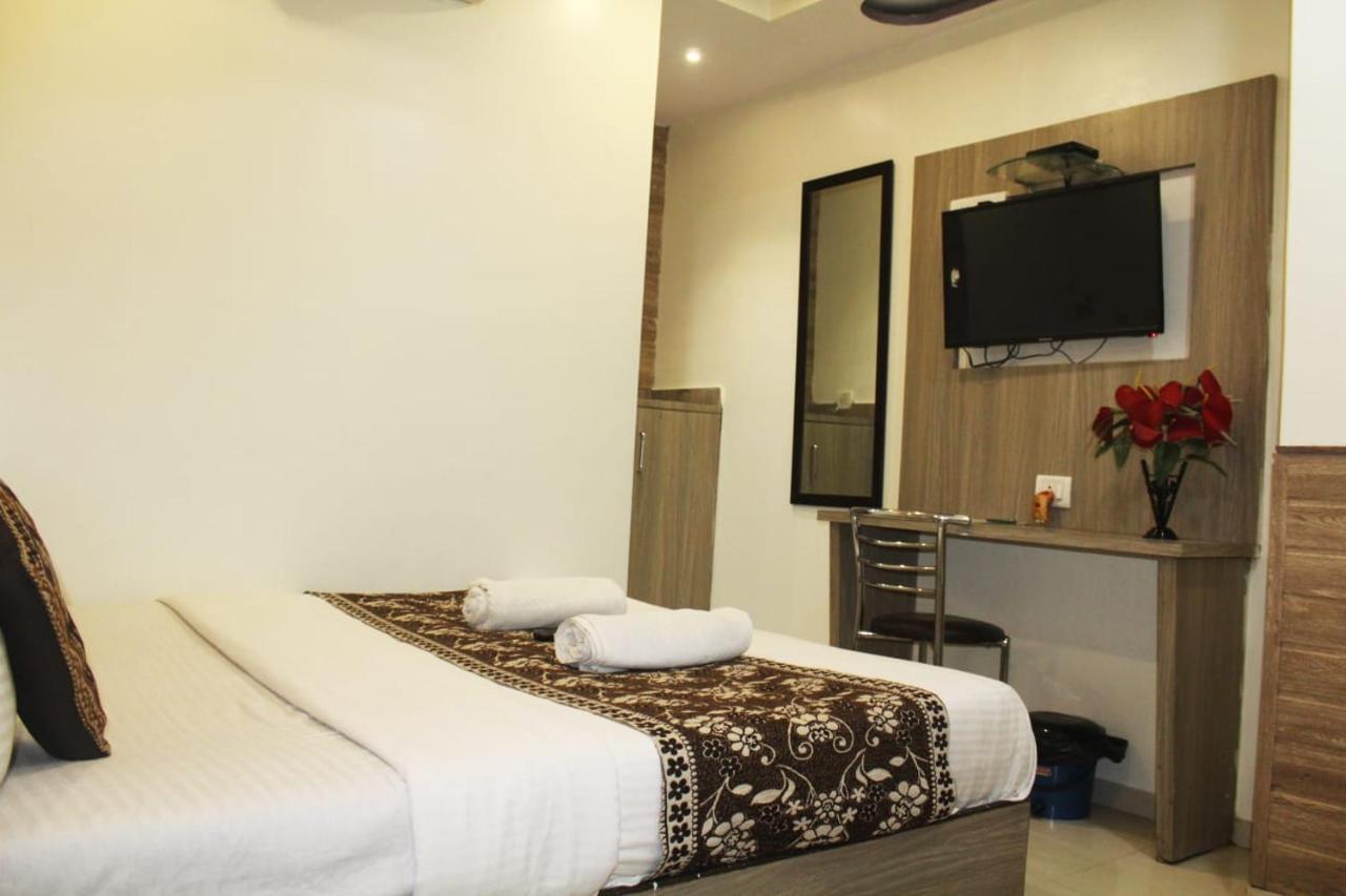 Hotel Time Gold Near Domestics Airport Mumbai Exterior foto