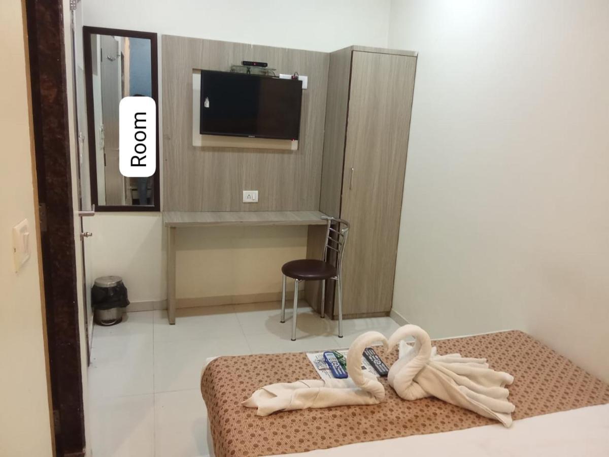 Hotel Time Gold Near Domestics Airport Mumbai Exterior foto