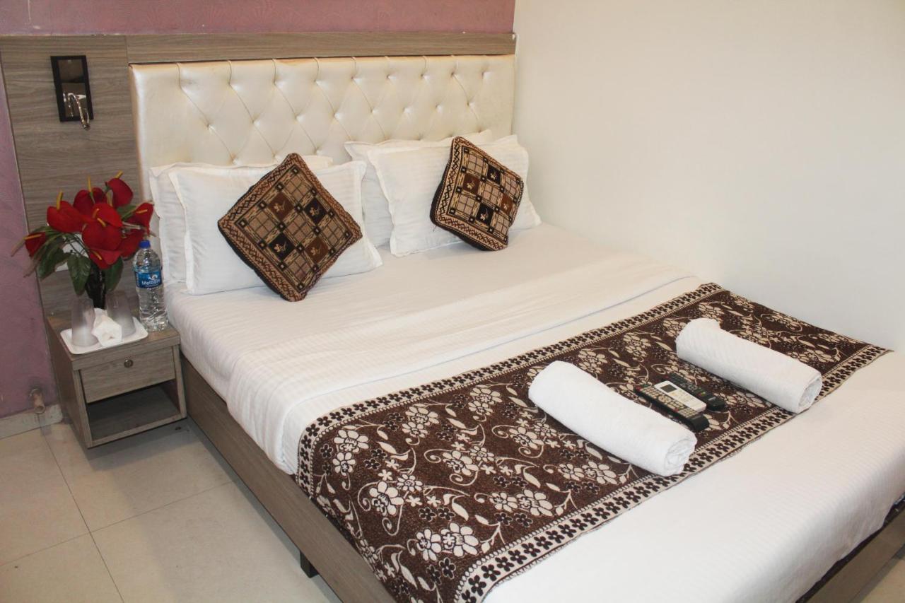 Hotel Time Gold Near Domestics Airport Mumbai Exterior foto